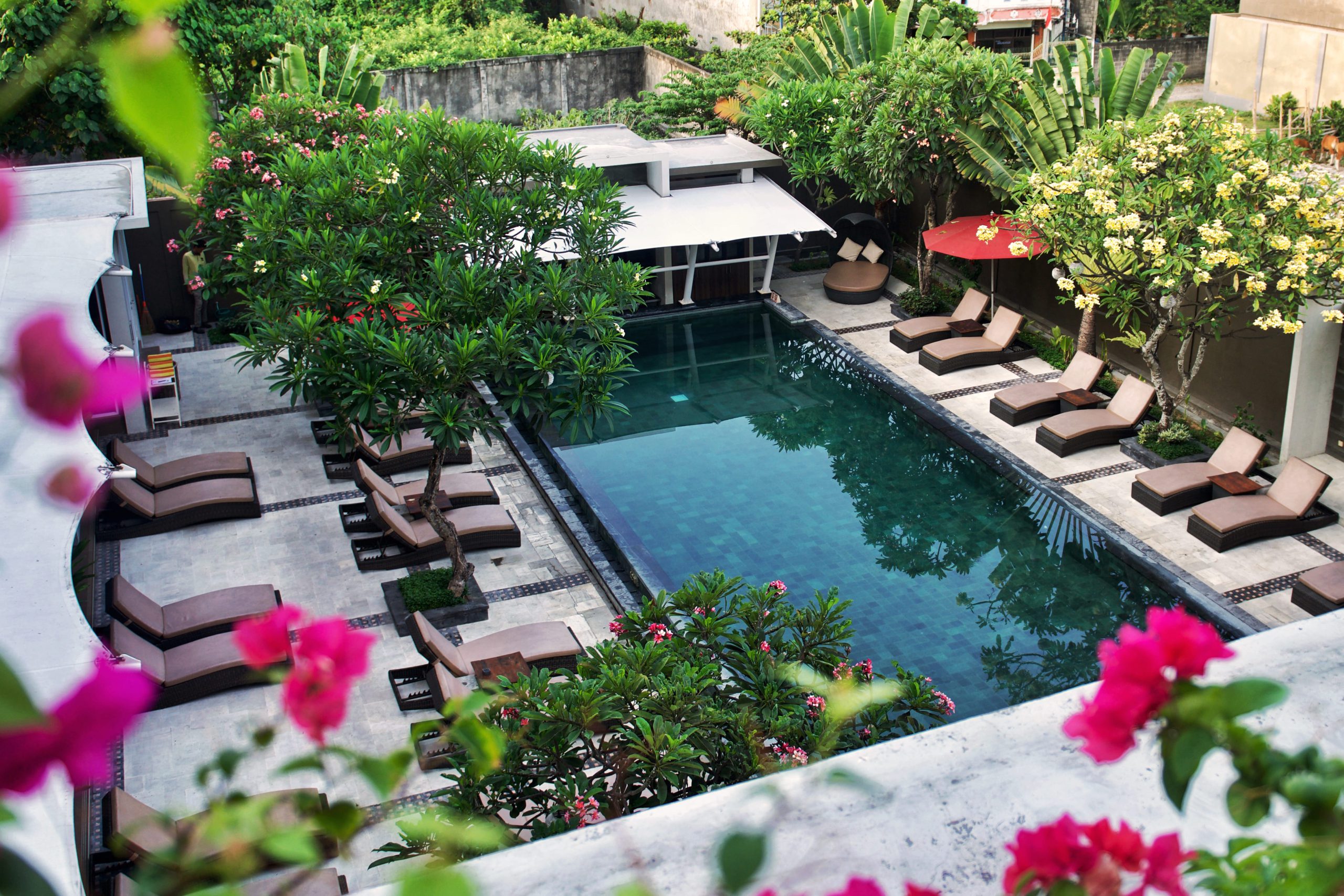 hero_poolside_the kana kuta hotel