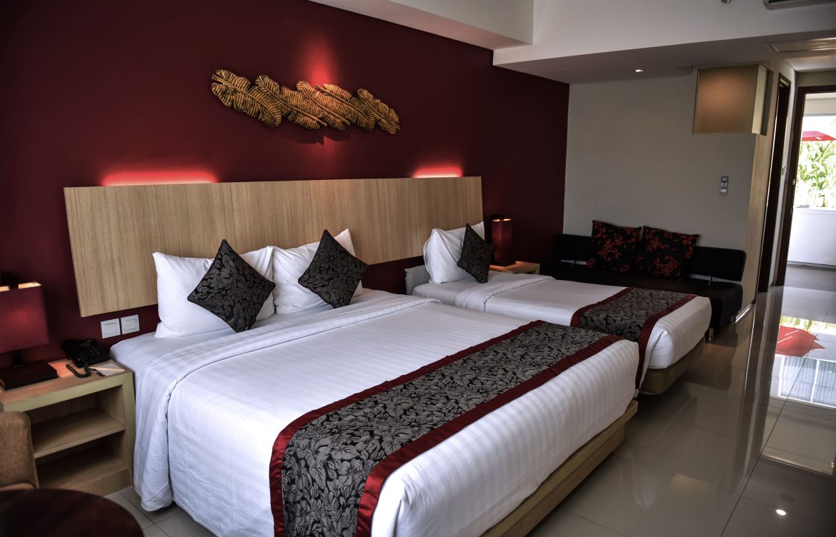 room_family deluxe triple 2_the kana kuta hotel